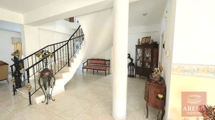 Image No.10-5 Bed Villa for sale