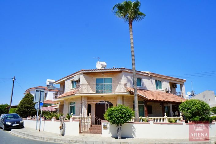 Image No.1-5 Bed Villa for sale