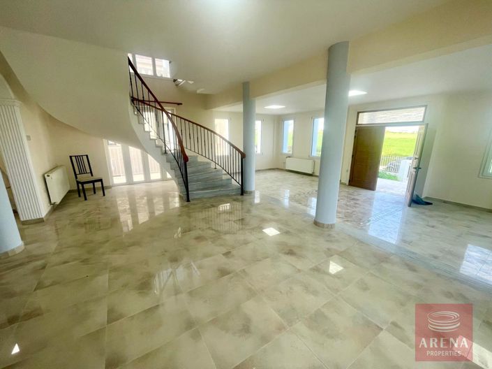 Image No.1-5 Bed Villa for sale