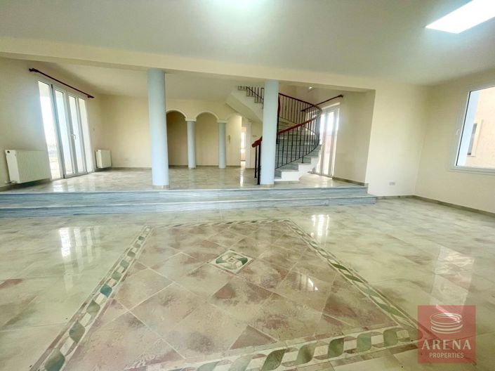 Image No.3-5 Bed Villa for sale