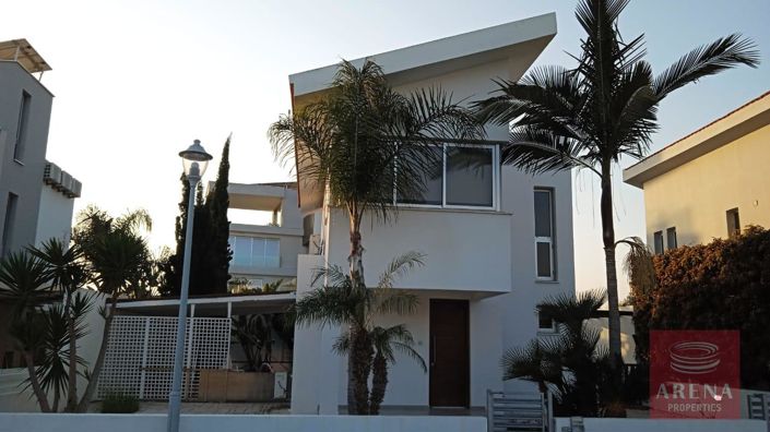 Image No.1-2 Bed Villa for sale