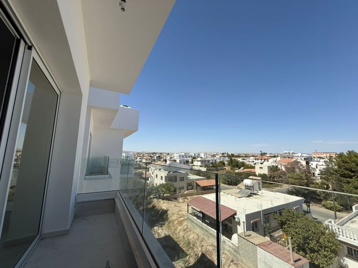 Image No.9-2 Bed Apartment for sale