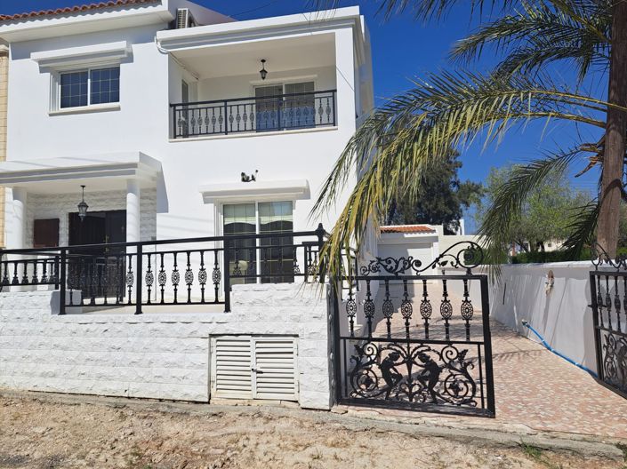 Image No.1-3 Bed Villa for sale