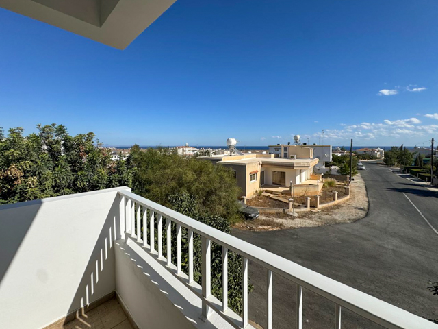 Image No.10-4 Bed Apartment for sale