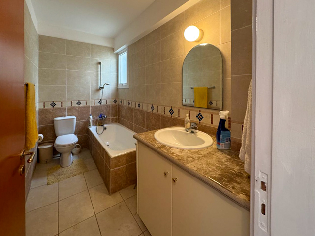 Image No.19-4 Bed Apartment for sale