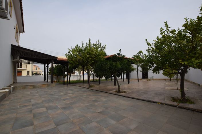 Image No.1-5 Bed Villa for sale