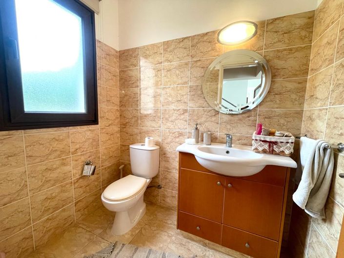 Image No.10-4 Bed Villa for sale