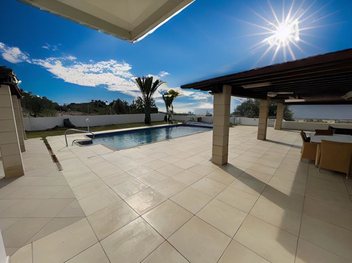 Image No.3-4 Bed Villa for sale