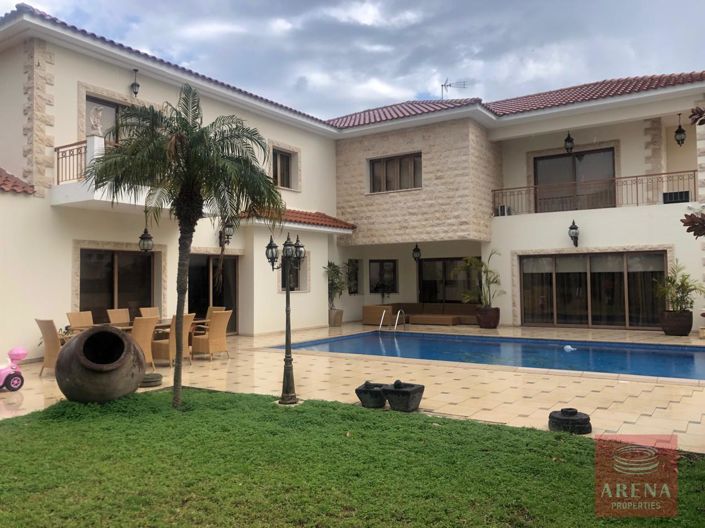 Image No.1-6 Bed Villa for sale
