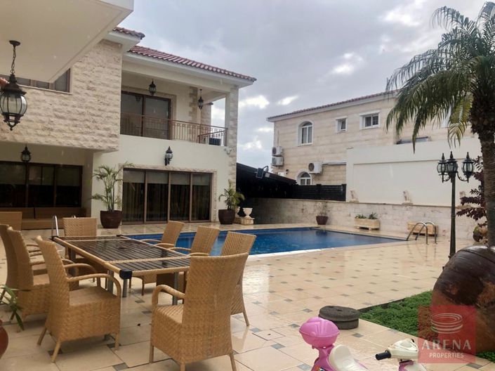 Image No.9-6 Bed Villa for sale