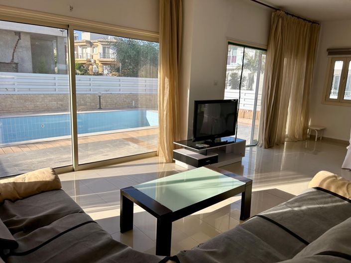 Image No.10-3 Bed Villa for sale