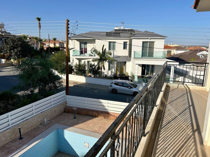 Image No.14-3 Bed Villa for sale