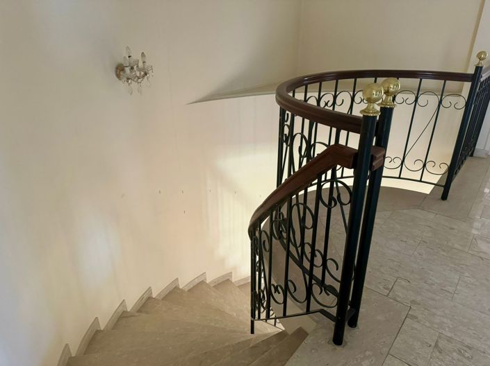 Image No.10-3 Bed Villa for sale