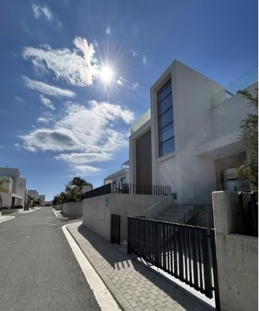 Image No.6-5 Bed Villa for sale