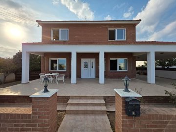 4 Bed Villa for sale