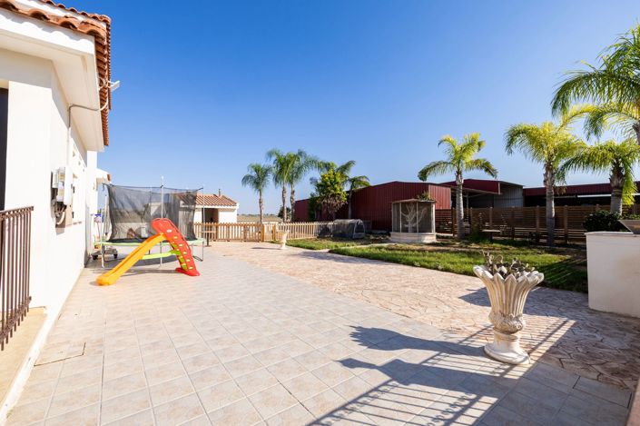 Image No.3-4 Bed Villa for sale