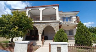 6 Bed Villa for sale