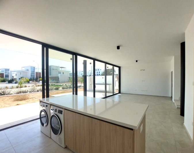 Image No.14-3 Bed Villa for sale