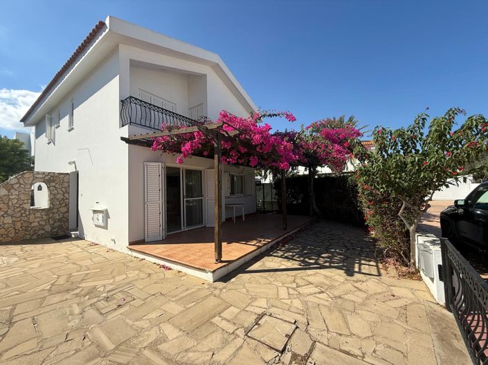 Image No.1-3 Bed Villa for sale