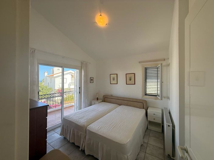 Image No.12-3 Bed Villa for sale