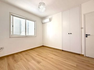 1-apt-pervolia-10287-6