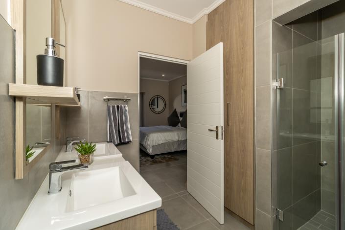 Image No.7-3 Bed House for sale