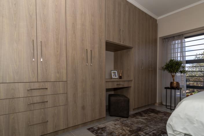 Image No.10-3 Bed House for sale