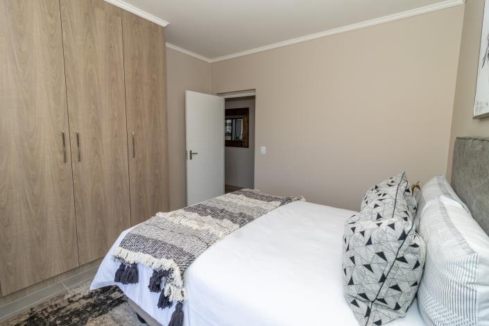 Image No.13-3 Bed House for sale