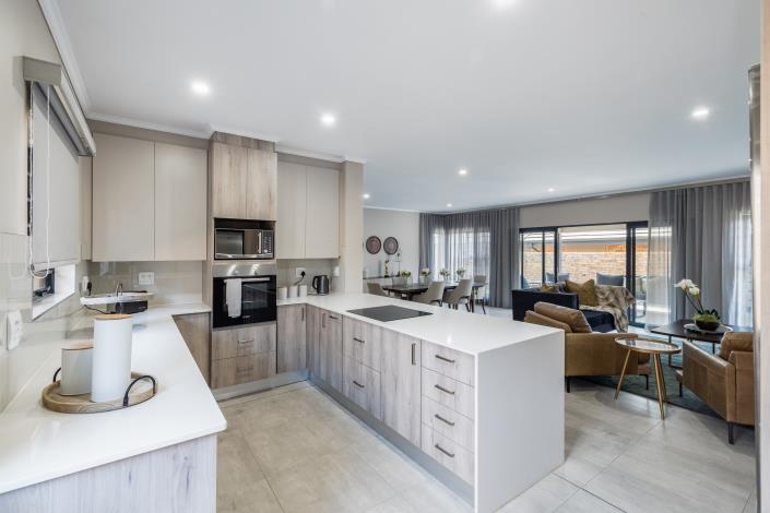 Image No.8-3 Bed House for sale