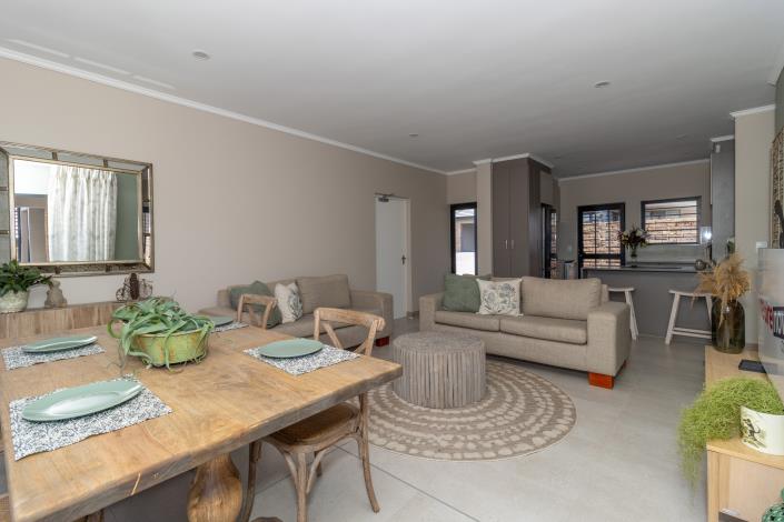 Image No.14-2 Bed House for sale