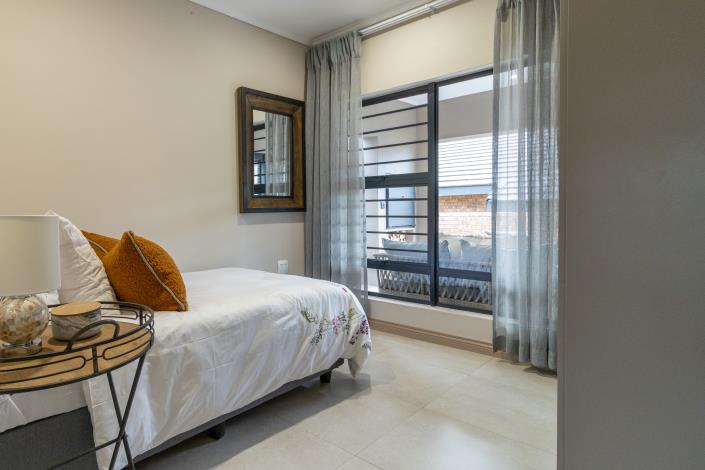 Image No.16-2 Bed House for sale