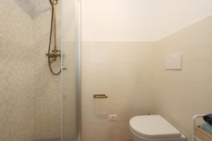 Image No.19-1 Bed Townhouse for sale