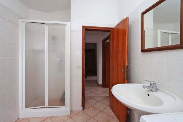 Image No.20-2 Bed House for sale