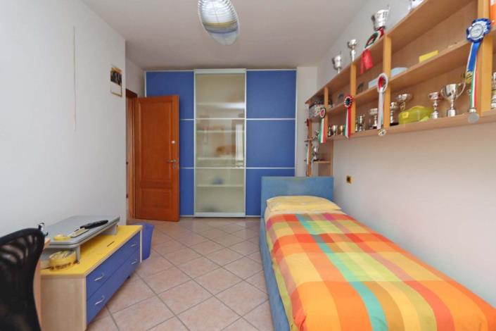 Image No.17-3 Bed Apartment for sale