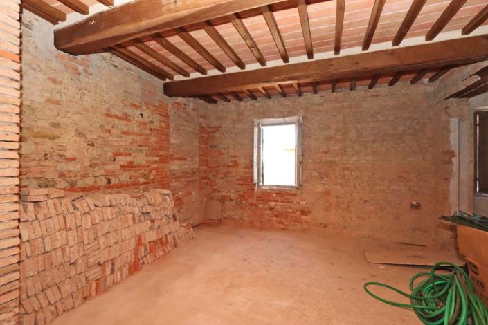 Image No.21-7 Bed House for sale