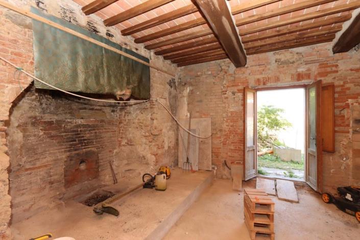 Image No.24-7 Bed House for sale