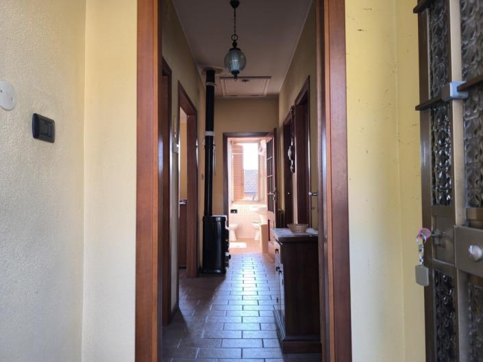 Image No.18-2 Bed House for sale