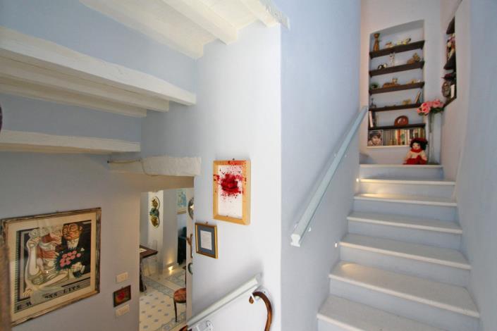 Image No.20-2 Bed Apartment for sale