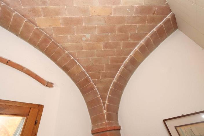 Image No.16-4 Bed Farmhouse for sale