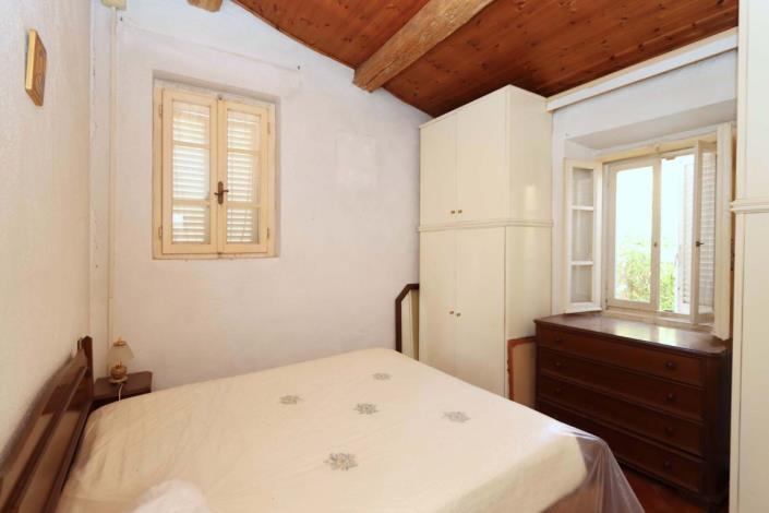 Image No.29-4 Bed Farmhouse for sale