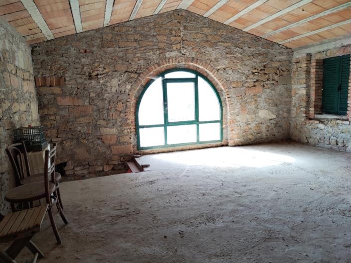 Image No.11-3 Bed Farmhouse for sale