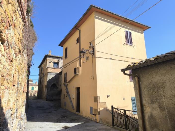 Image No.8-2 Bed Townhouse for sale