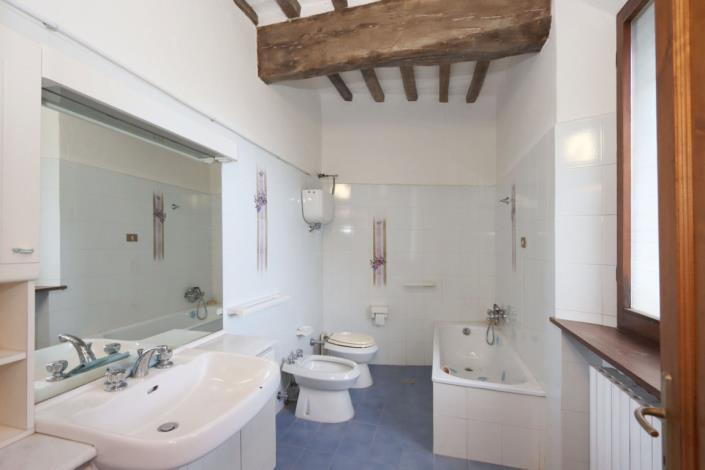 Image No.31-2 Bed Apartment for sale