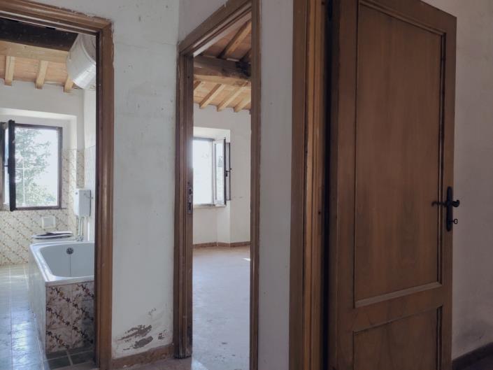 Image No.14-2 Bed Townhouse for sale