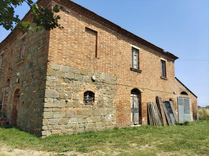 Image No.4-6 Bed Farmhouse for sale