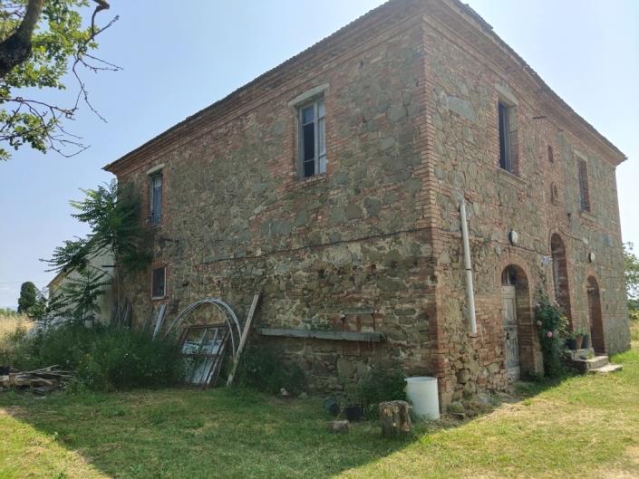 Image No.11-6 Bed Farmhouse for sale