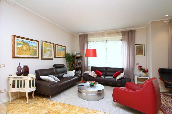 Image No.2-3 Bed House for sale