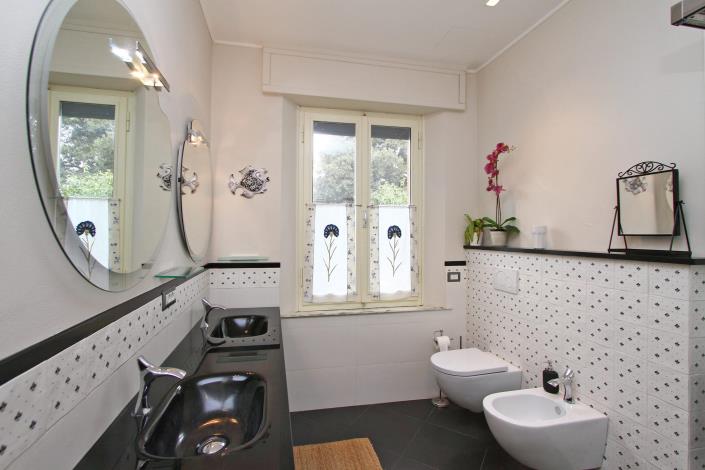 Image No.19-3 Bed House for sale