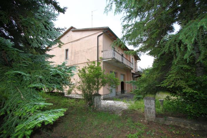 Image No.1-4 Bed Country House for sale