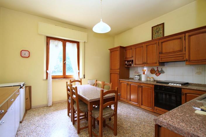 Image No.6-4 Bed Country House for sale